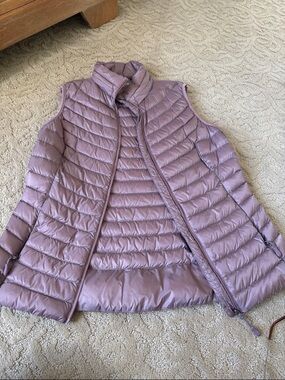 Decree Quilted Sleeveless Puffer Vest in Lilac